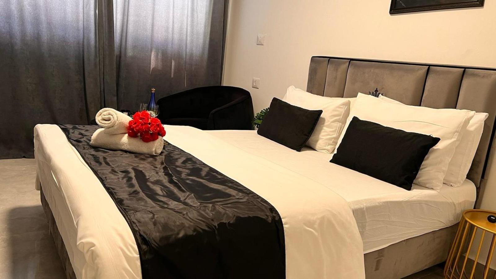 Elis Boutique Hotel Bat Yam Buitenkant foto