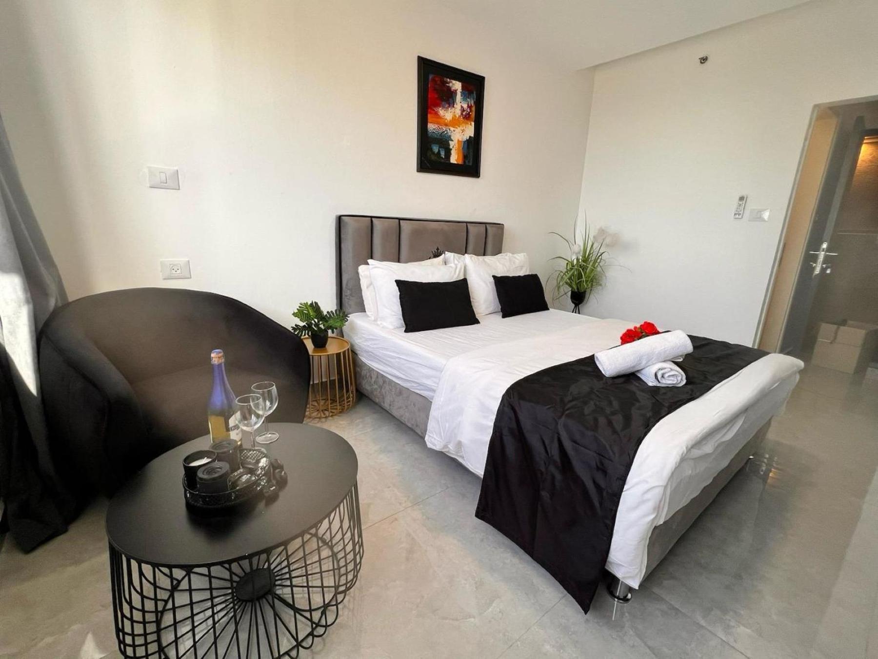 Elis Boutique Hotel Bat Yam Buitenkant foto