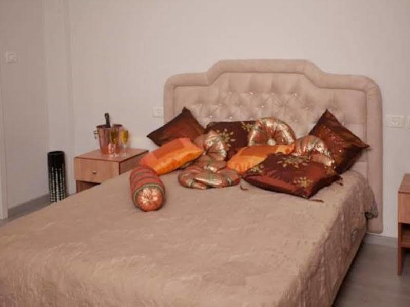 Elis Boutique Hotel Bat Yam Buitenkant foto