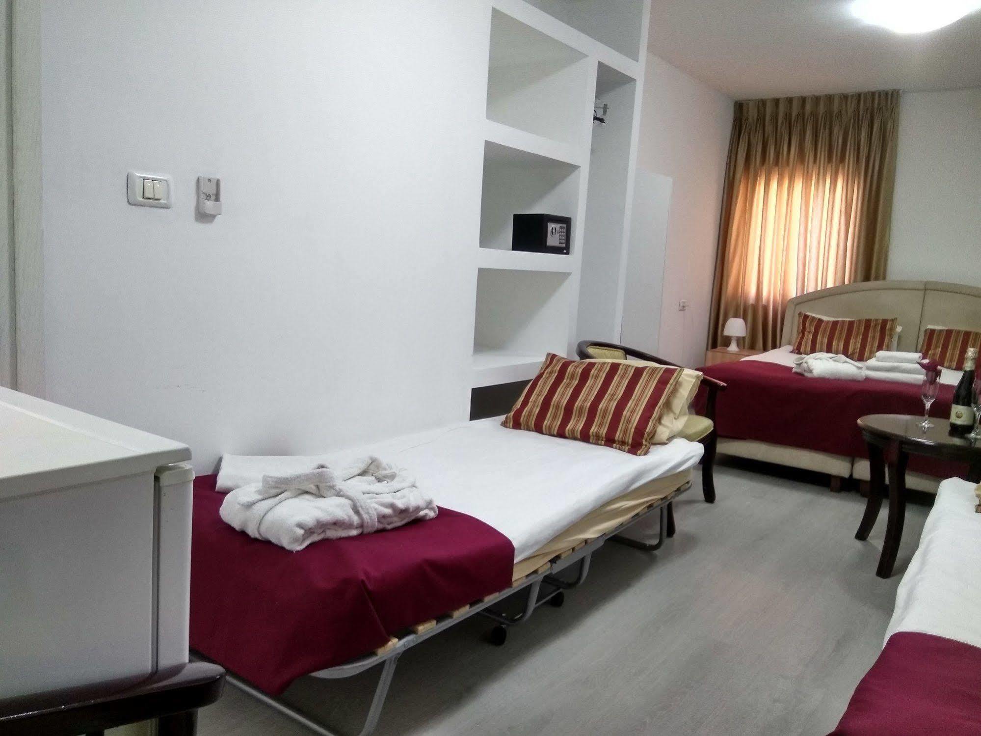 Elis Boutique Hotel Bat Yam Buitenkant foto